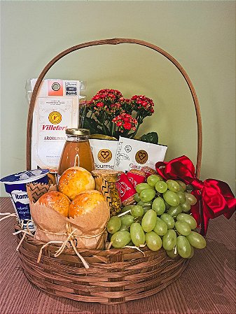 CESTA CAFÉ E FLORES