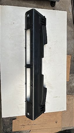 Acabamento parachoque central mb axor 9408850122