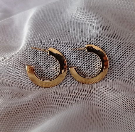Brinco Argola Formato Tipo C Chapa Lisa Banhado a Ouro 18k Antialergico