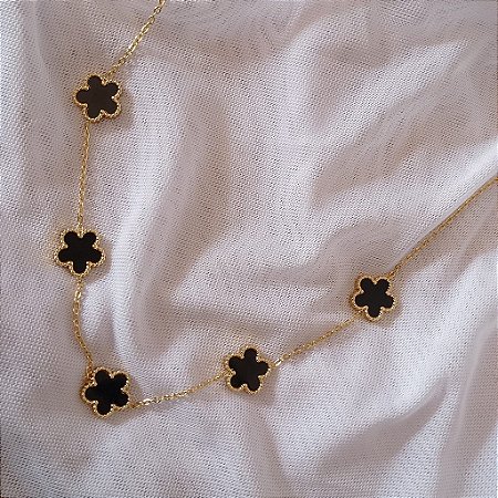 Colar Flor Preta Dourado Banhado Ouro 18k Antialérgico