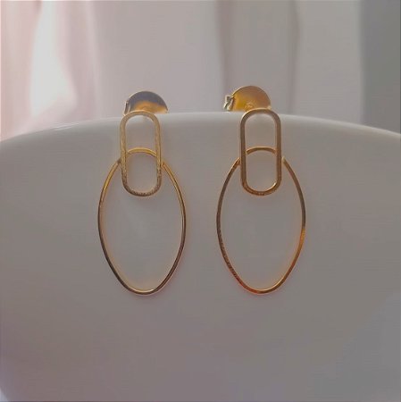 Brinco Oval Vazado Geometrico Feminino Banhado Ouro 18k Antialergico