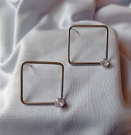 Brinco Quadrado Vazado Aco Inox Banhado Ouro 18k Antialergico