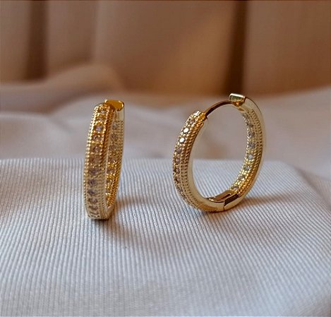 Brinco Argola Cravejada Interna e Externa com Zirconia Branca Banhado a Ouro 18k Antialergico