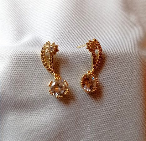 Brinco Estrela Cadente com Brilho Banhado Ouro 18k Antialergico