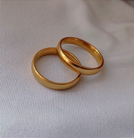Par Aliancas Casamento Noivado Anatomica Lisa  Banhadas a Ouro 18k Antialergico