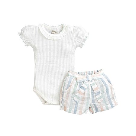 Conjunto Body Manga Curta com Gola Babado e Short Maquinetado