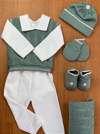 Saída maternidade masculina verde militar com suéter