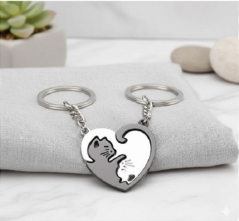 Chaveiro Casal Metades Coração Romântico 5cm