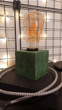 Luminária em Concreto Quadrada