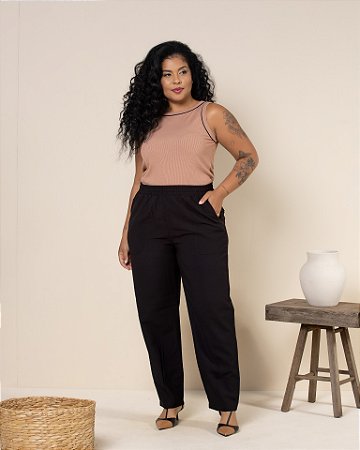 REGATA MALHA CANELADA C/FRIZO DECOTE E CAVA