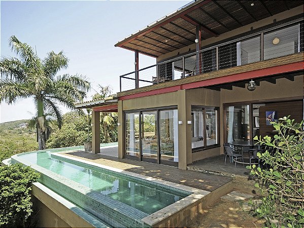5 Qts - 700m² Útil - Ferradura - Independente