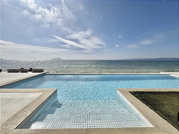 1 Qts - 40m² Útil - Marina - Condomínio