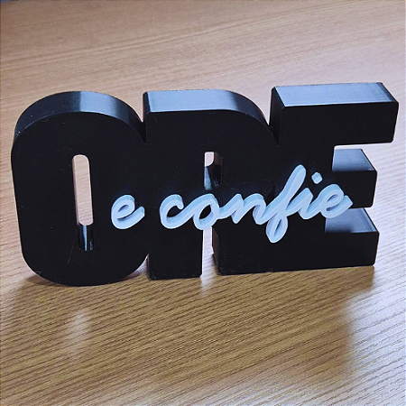 Decoração Bíblica - Ore e Confie