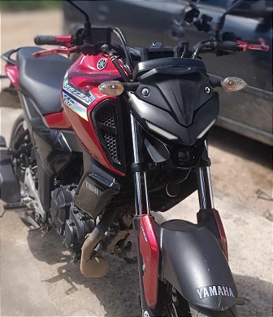 Farol modelo MT03 para FZ25 2018 a 2026 - Acompanha os suportes para bengalas