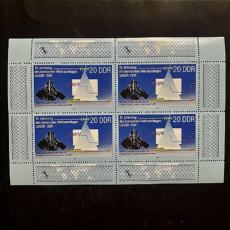 Mini Folha de Selos Estrangeiros - Alemanha Oriental - 10o.Aniversario do Voo Espacial conjunto URSS-DDR - 1988 - Mint - ref.575