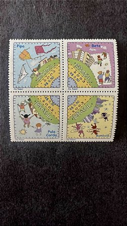 Série de Selos do Brasil - Brincadeiras e Jogos de Rua - Brasil 2003 - Mint - ref.685