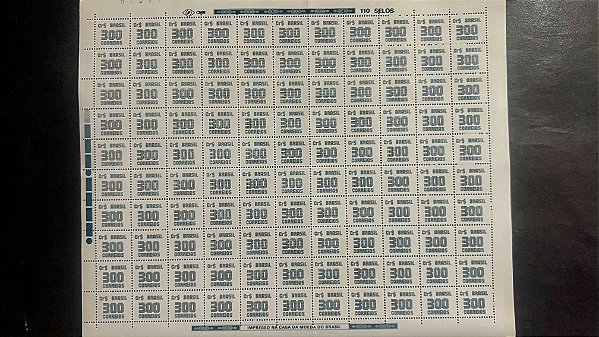 Folha Completa de 110 Selos Regulares do Brasil - CR$.300,00 - Mint - ref.1060 - folha irá dobrada