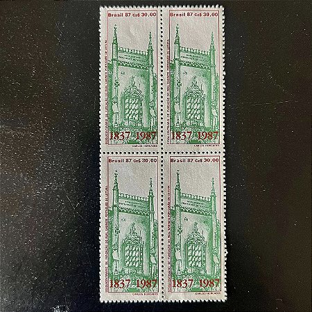 Quadra de Selos Comemorativos do Brasil - Sesquicentenario da Fundação do Real Gabinete Portugues de Leitura - 1987 - Mint - ref.2278