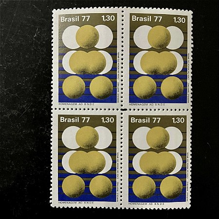Quadra de Selos Comemorativos do Brasil - Homenagem ao Banco Nacional do Desenvolvimento Economico - 1977 - Mint - ref.2437