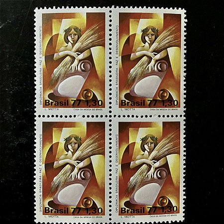 Quadra de Selos Comemorativos do Brasil - Diplomacia Brasileira - Paz e Desenvolvimento - 1977 - Mint - ref.2456