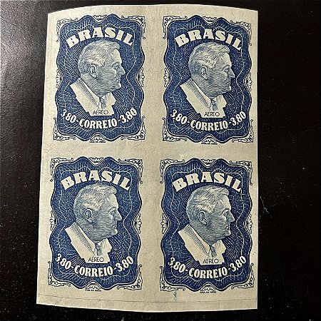 Quadra de Selos Comemorativos do Brasil - Homegem Postuma ao Presidente Delano Roosevelt - 1949 - Novo - ref.2718