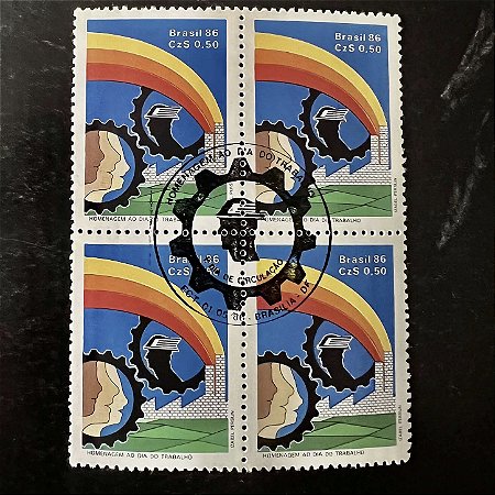 Quadra de Selos Comemorativos do Brasil - Trajes e Uniforme Militares - Homenagem ao Dia do Trabalho - 1986 - com carimbo comemorativo - ref.2898