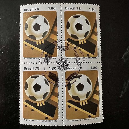 Quadra de Selos Comemorativos do Brasil - XI Campeonato Mundial de Futebol na Argentina - Bola no Pé - 1978 - com carimbo comemorativo - ref.2900