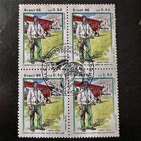 Quadra de Selos Comemorativos do Brasil - Trajes e Uniforme Militares - Capitão Aviador - 1986 - com carimbo comemorativo - ref.2902