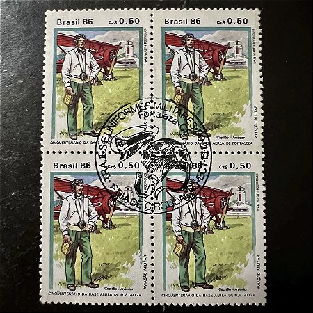 Quadra de Selos Comemorativos do Brasil - Trajes e Uniformes Militares - Capitão-Aviador - 1986 - com carimbo comemorativo - ref.2956