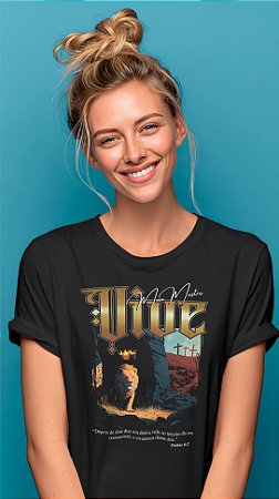 Camiseta Cristã - Ele Vive | Leão da Tribo de Judá
