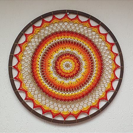 Mandala Renascimento 48 cm (Crochê) Vermelha e Amarela.