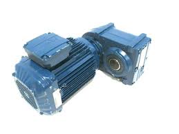 FA47 DRN90L4 | SEW-EURODRIVE | Motoredutor Eixos Paralelos FA47 Eixo Vazado 35mm Motor 1.5kW Torque 400Nm