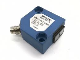 3RG7010-7CD00 | Siemens | Sensor Fotoelétrico Difuso PNP 30x30mm 10/36V DC Alcance 120cm M8