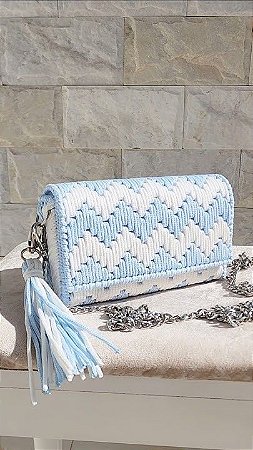 Clutch de Macramê Azul e Branco