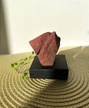 Jaspe Vermelha (com base de madeira)