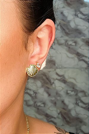 Brinco De Concha Banhado Em Ouro 18k