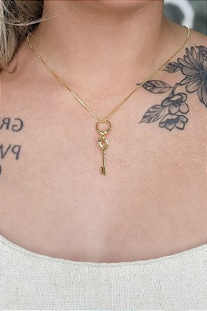 Colar Com Pingente De Chave Com Argolinha Banhado Em Ouro 18k