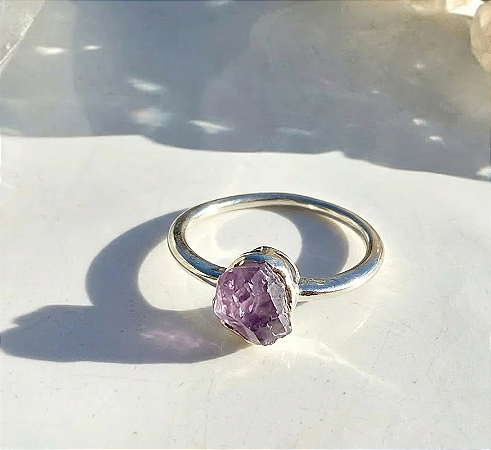 Anel TRANSMUTAR com ametista