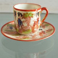 xícara de café c pires em porcelana (antiguidade / raridade / antiquário / relíquia)