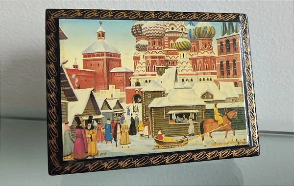 caixa de madeira russa (antiguidade / raridade / relíquia / antiquário)