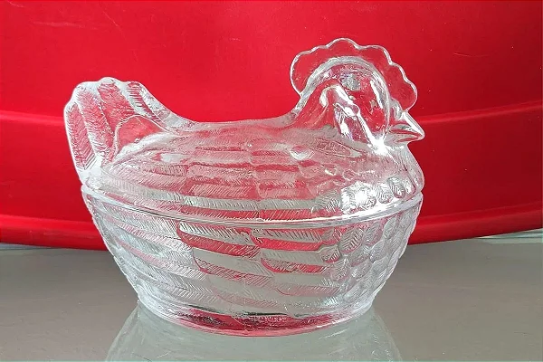 galinha / manteigueira / compoteira / (antiguidade / raridade / relíquia / antiquário)