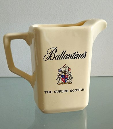 jarra em porcelana (antiguidade / raridade / relíquia / antiquário)