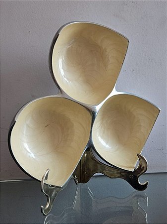 petisqueira em metal (antiguidade / raridade / relíquia / antiquário)