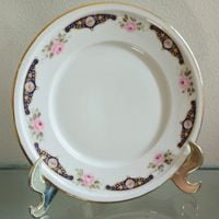 prato em porcelana (antiguidade / raridade / relíquia / antiquário)