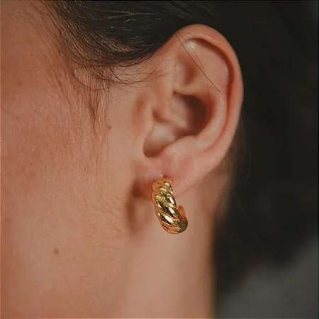 ARGOLA YSA P BANHADO A OURO 18K