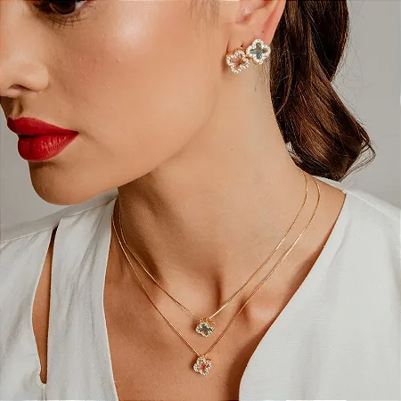 CONJUNTO TREVO VERDE ESMERALDA CRAVEJADO BANHADO A OURO 18K