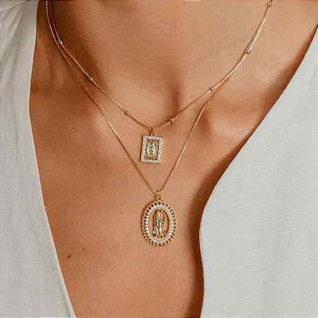 COLAR CRISTO CRAVEJADO DE ZIRCÔNIA BANHADO A OURO 18K