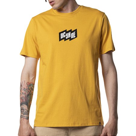Camiseta DC Shoes Flag SM24 Masculina Amarelo