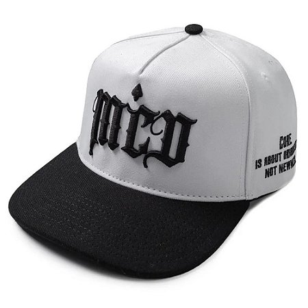 Boné MCD Aba Curva Trucker MCD Caligraffiti SM25 Branco