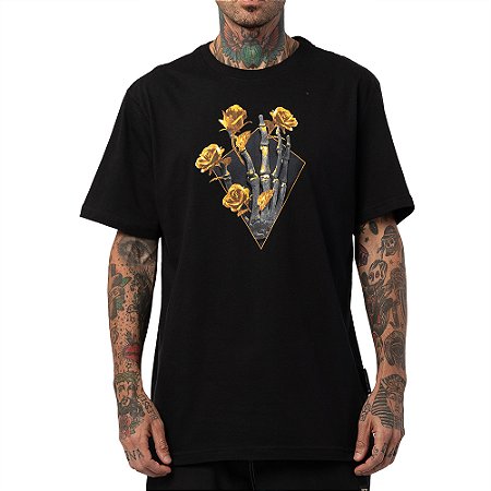 Camiseta MCD Dourado Mão Caveira WT25 Masculina Preto